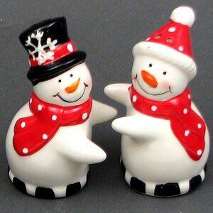 Ceramic Xmas Holiday Snowwoman & Snowman Salt and Pepper Shaker Set 049-93051